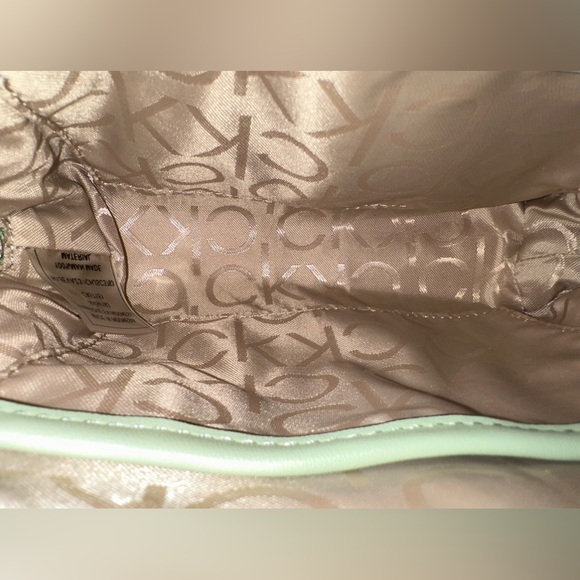 Calvin Klein Lucy Triple Compartment Shoulder Bag/crossbody bag - Picture 12 of 16